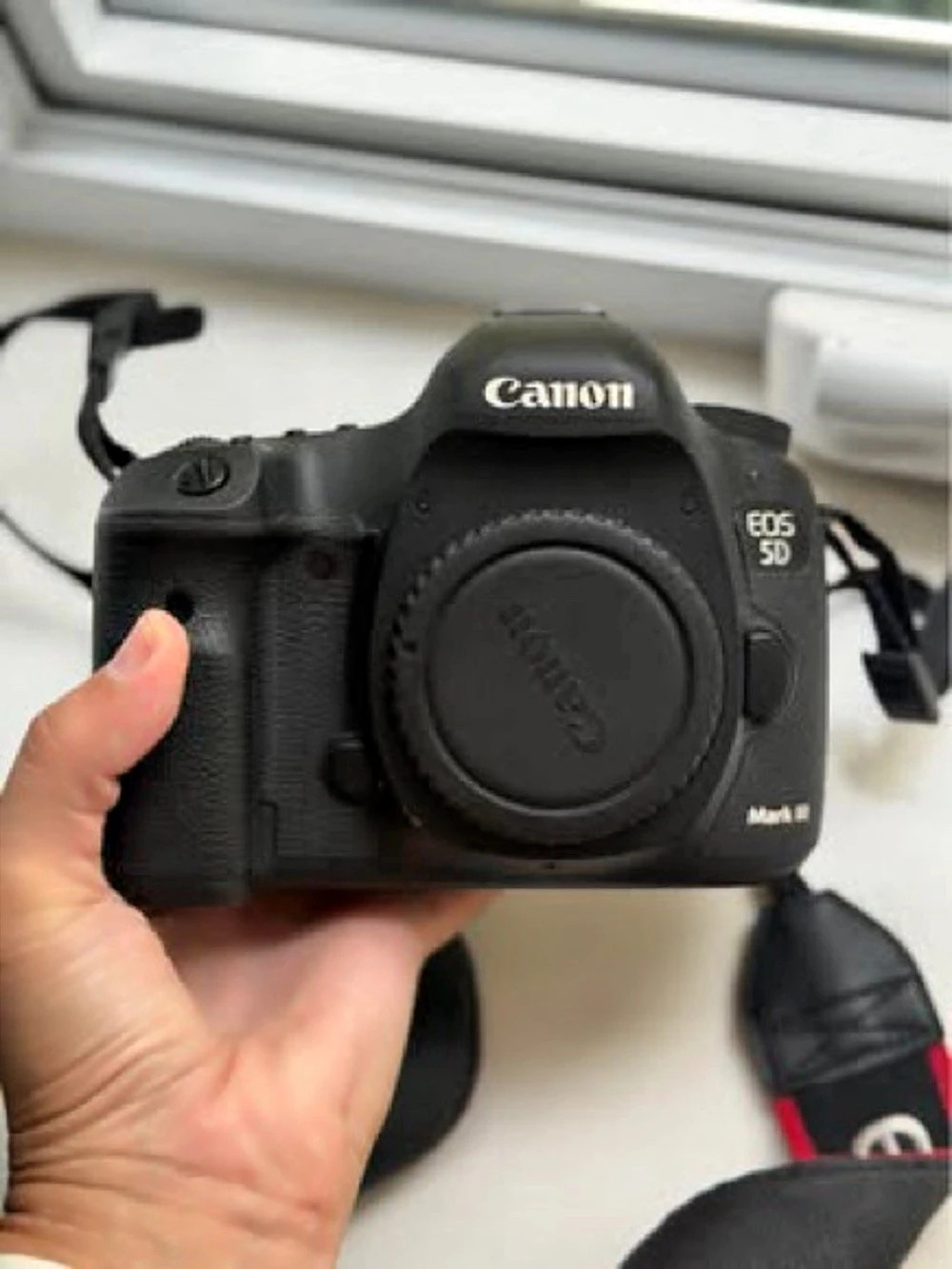 Canon EOS 5D Mark III DSLR Camera - Like New